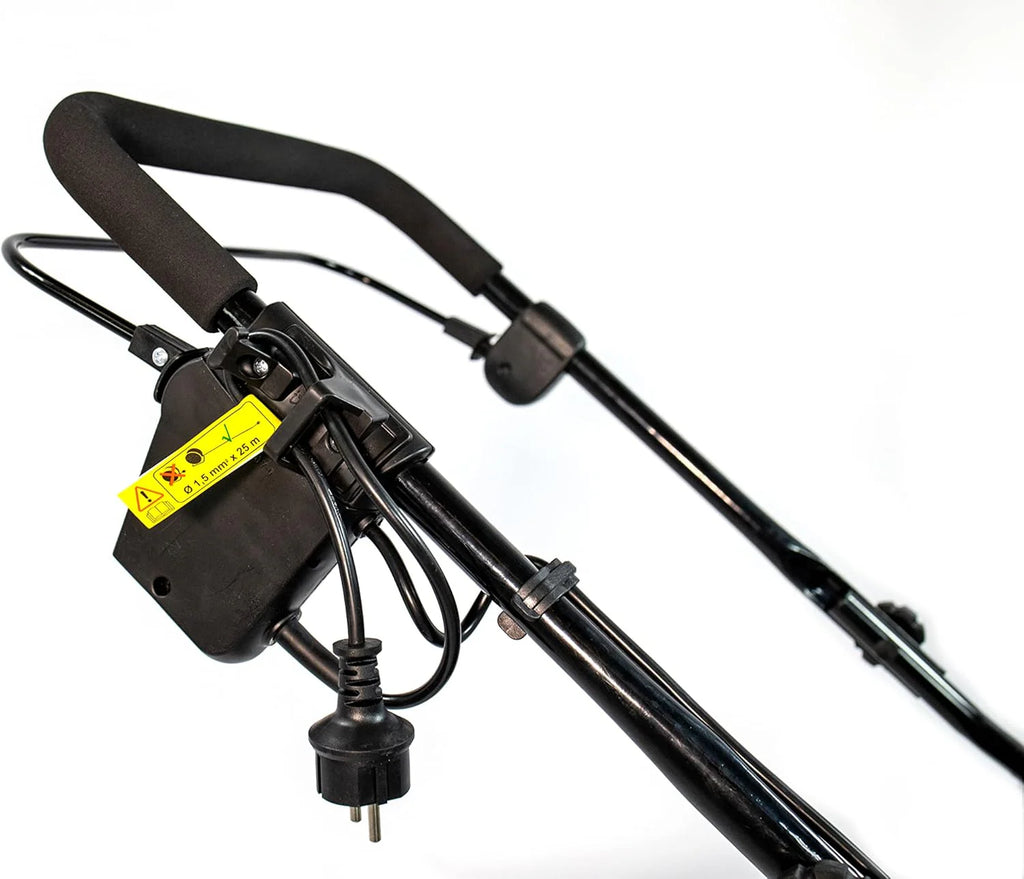 Garland Roll&Comb 502E-V19 - Peinadora/Barredora césped artificial eléctrica enchufable - 1.600 W de potencia, 15'6 kg de peso, ancho de trabajo 40 cm con altura regulable. Saco de recogida de 40 l. Apto para superficies hasta 350 m2.